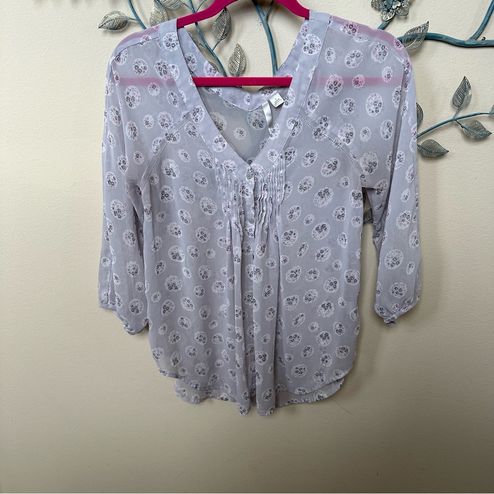 ❤️Sheer Lauren Conrad gray floral silky top Sz S EUC CLEARANCE